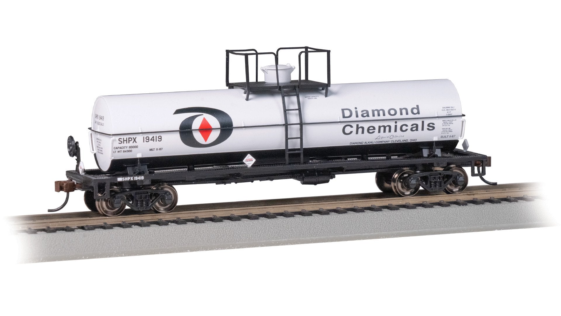 Bachmann Diamond Chemicals #19419 HO Scale Chemical Tank Car