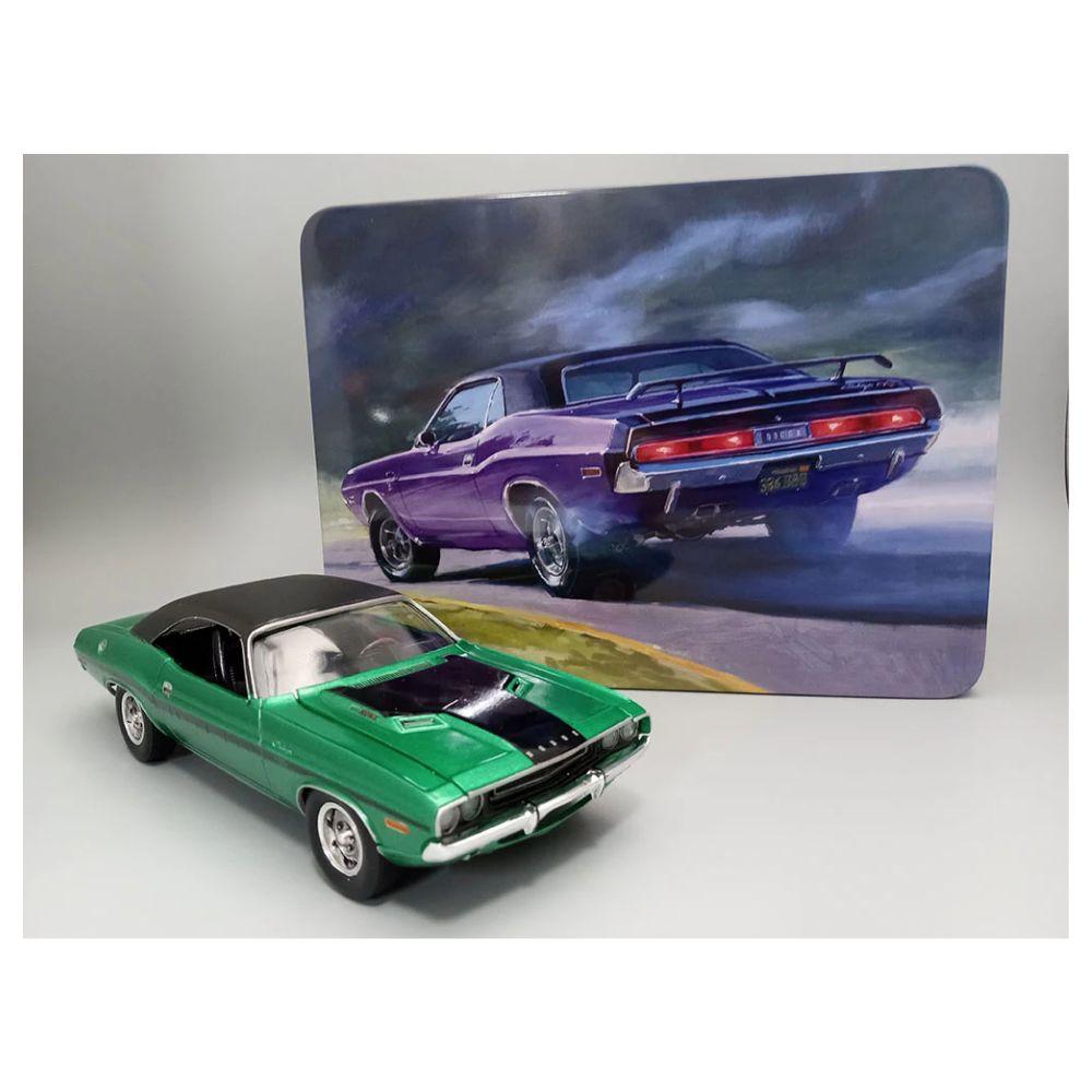 AMT 1:25 1970 Dodge Challenger USPS