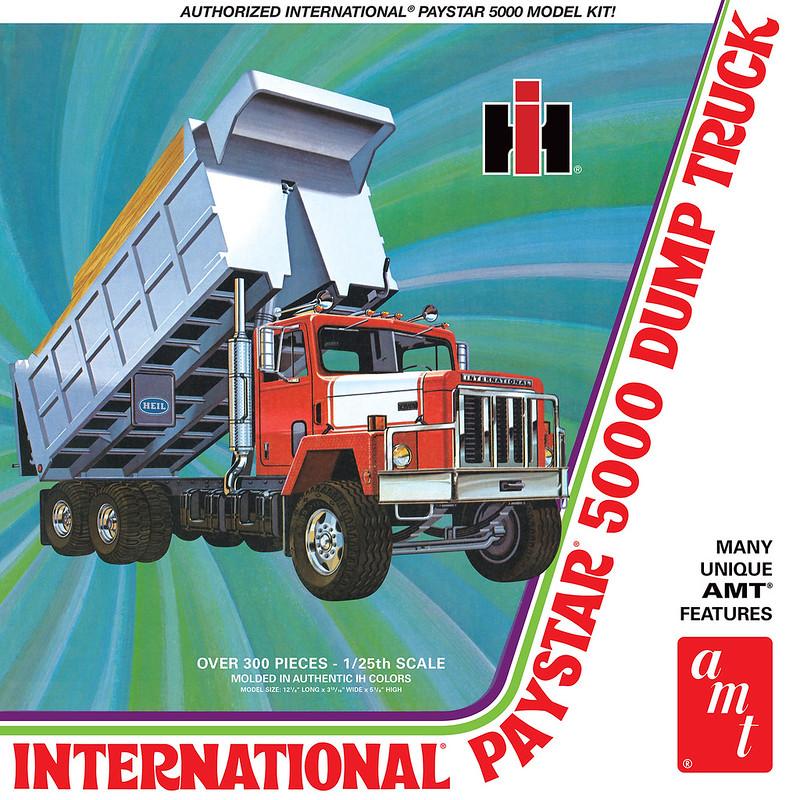 AMT 1:25 IH Paystar 5000 Dump Truck