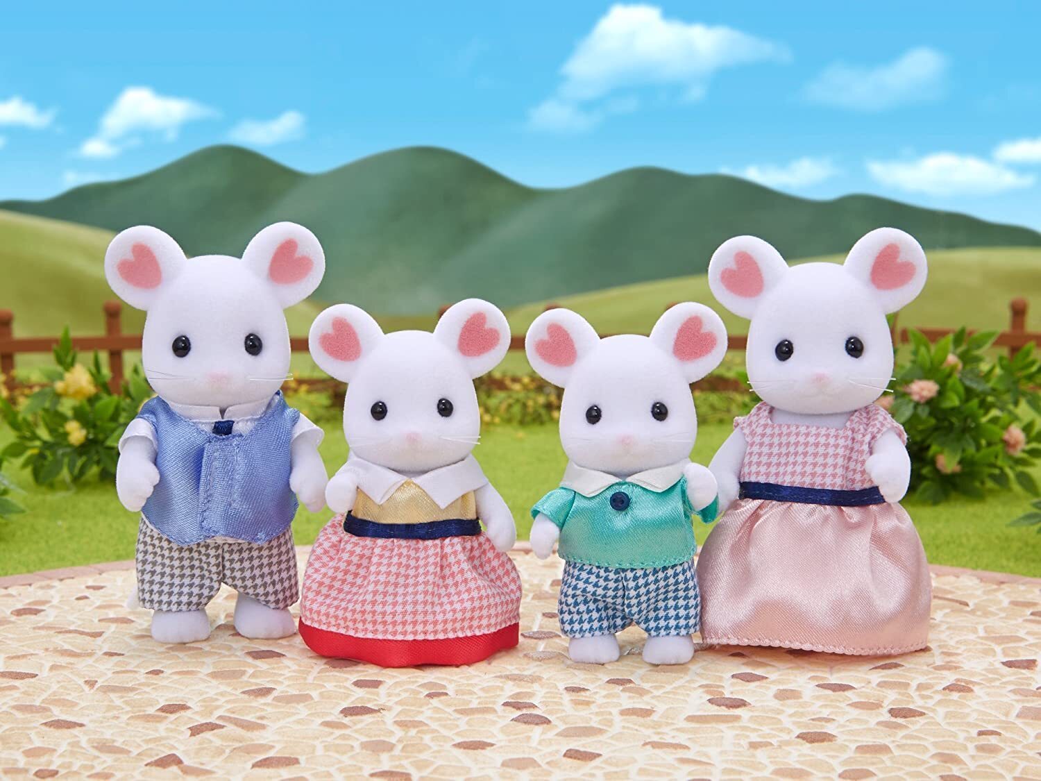 Sylvanian Families Marshmallow Mouse Family