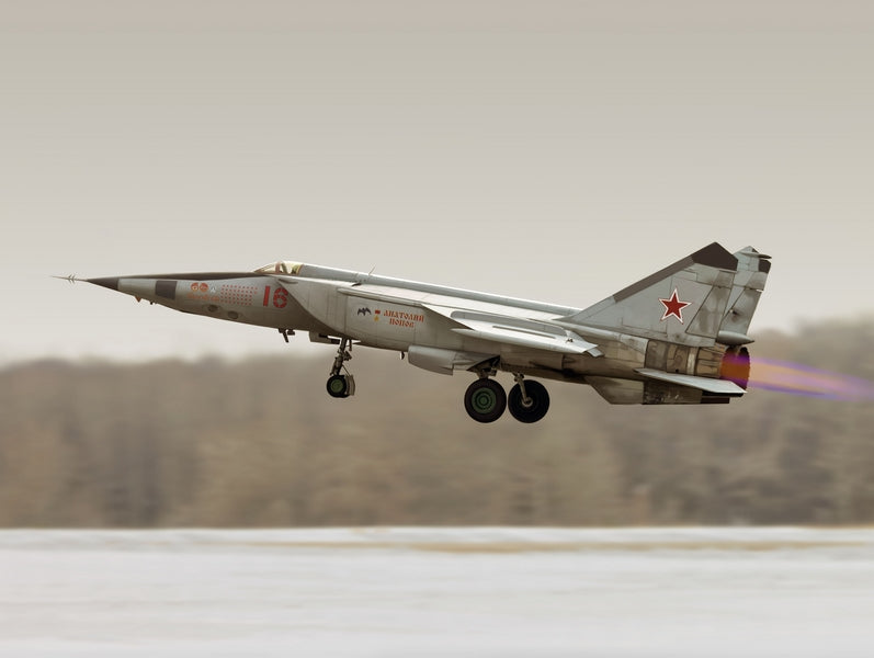 ICM 1:72 Mig-25 Rbt