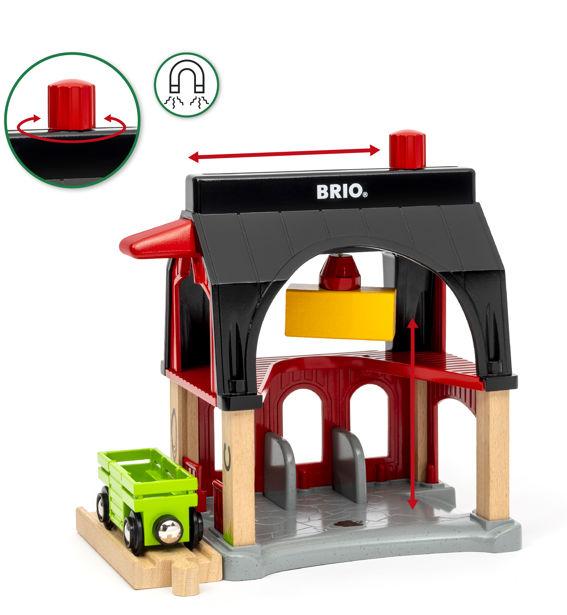 BRIO Animal Barn